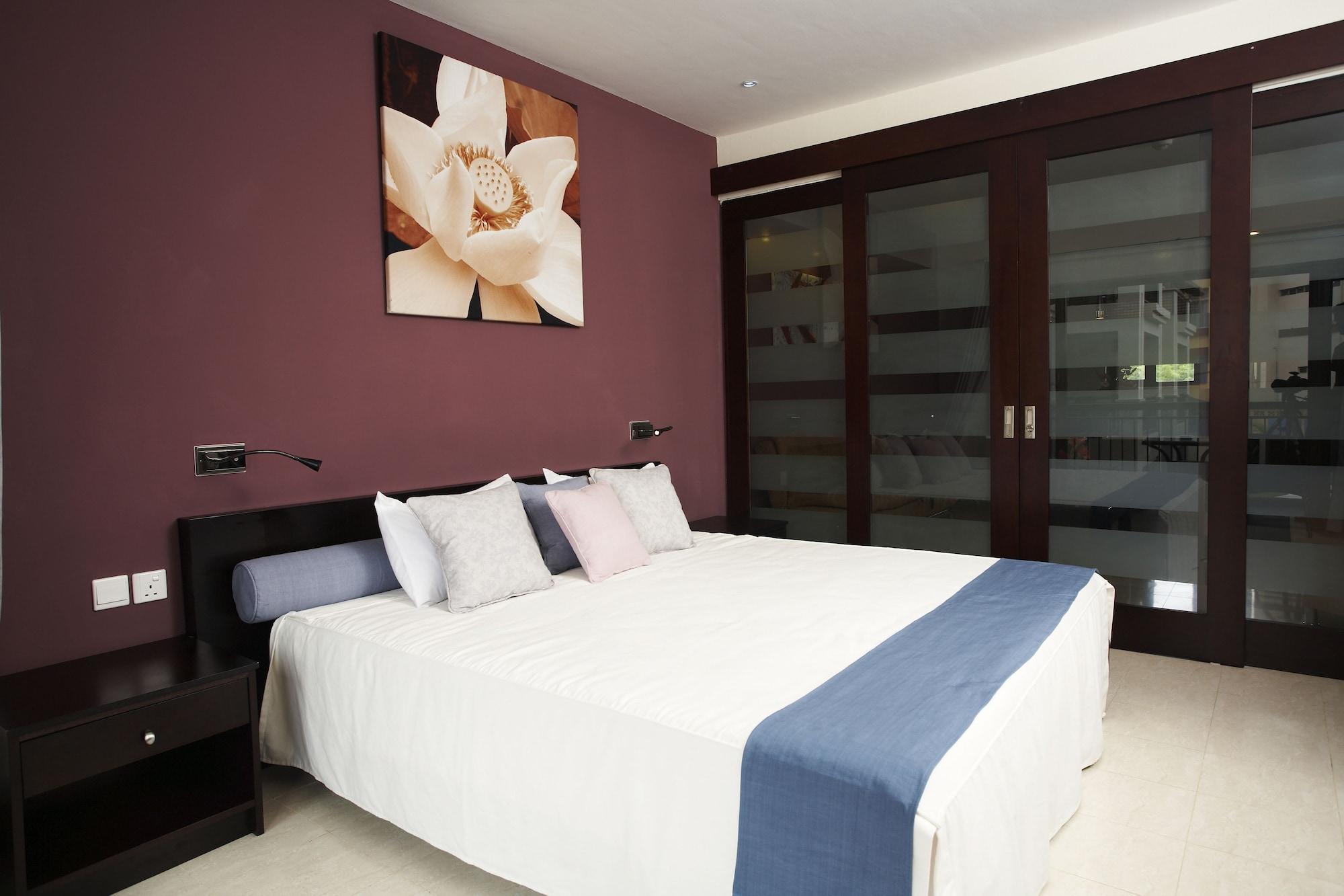 Grand Bay Suites Екстериор снимка