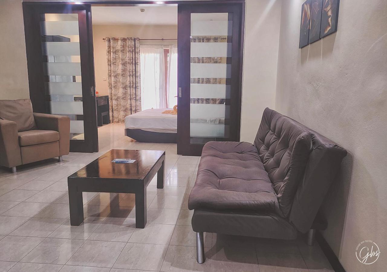 Grand Bay Suites Екстериор снимка