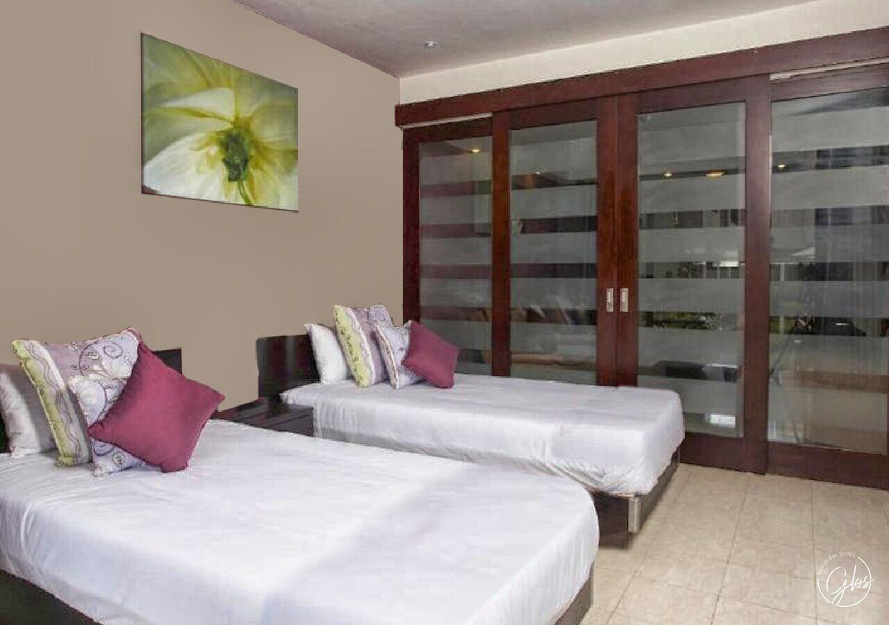 Grand Bay Suites Екстериор снимка