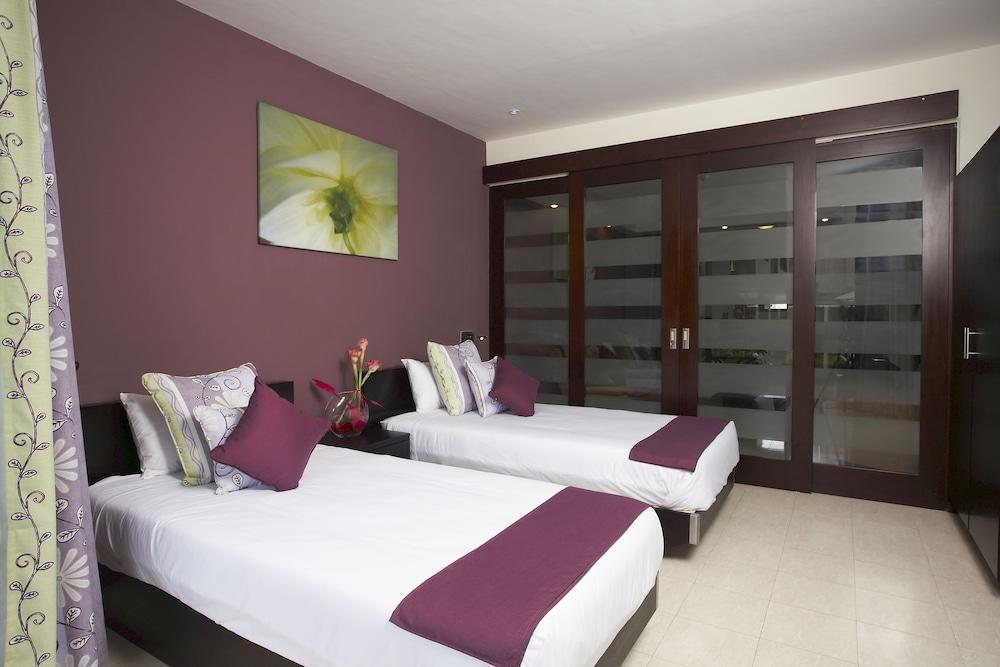 Grand Bay Suites Екстериор снимка