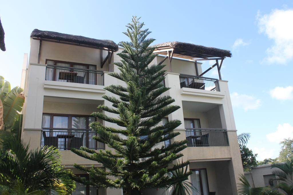 Grand Bay Suites Екстериор снимка