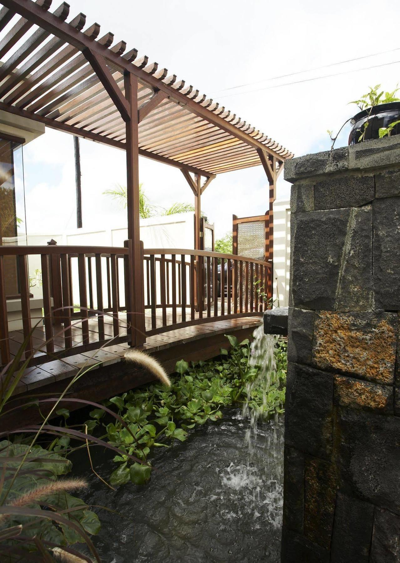 Grand Bay Suites Екстериор снимка